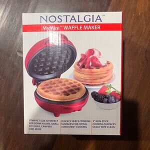 MINI WAFFLE MAKER NOSTALGIA- BRAND NEW